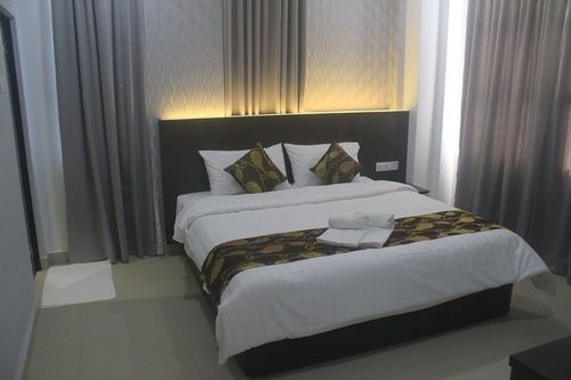 D'Metro Hotel Шах-Алам Экстерьер фото