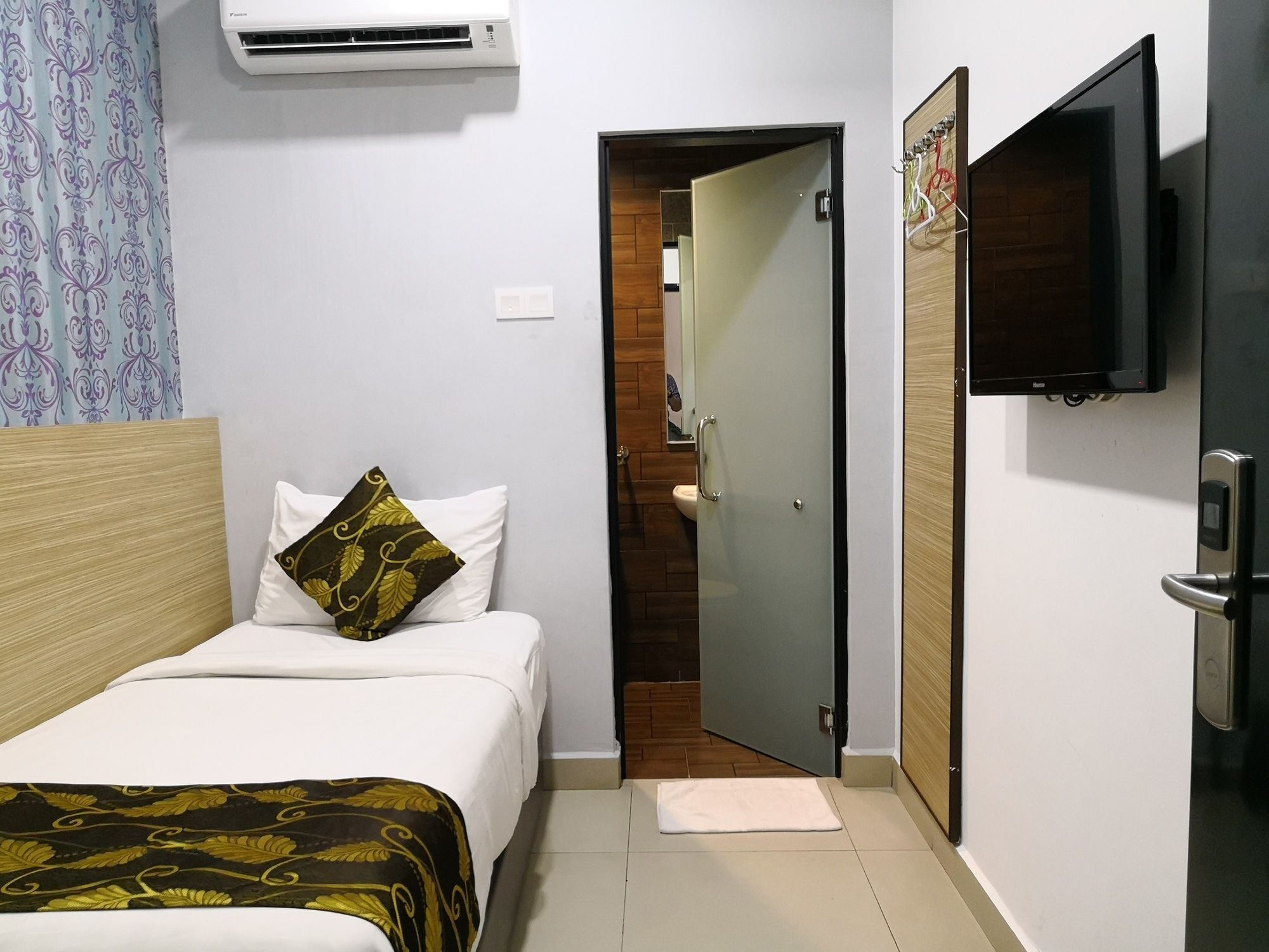 D'Metro Hotel Шах-Алам Экстерьер фото