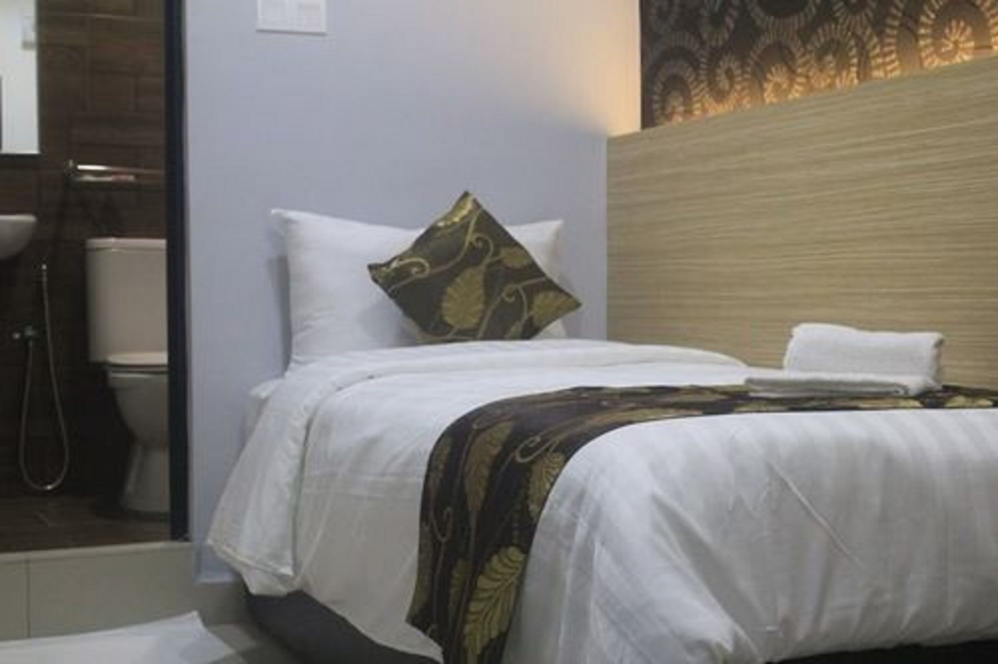 D'Metro Hotel Шах-Алам Экстерьер фото