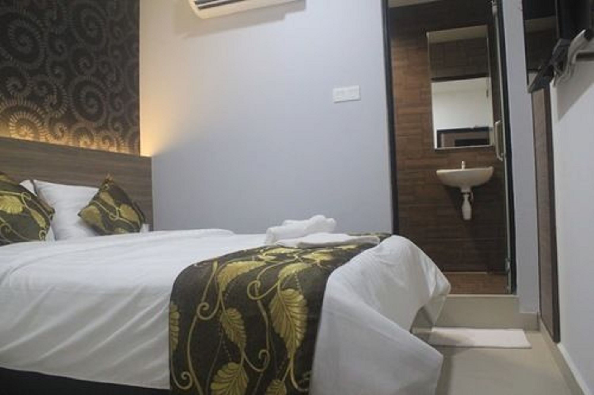 D'Metro Hotel Шах-Алам Экстерьер фото